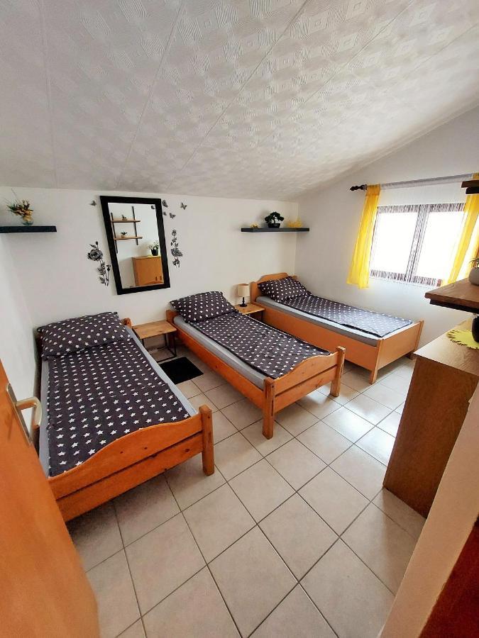 Apartments Maltasic Vir Eksteriør bilde