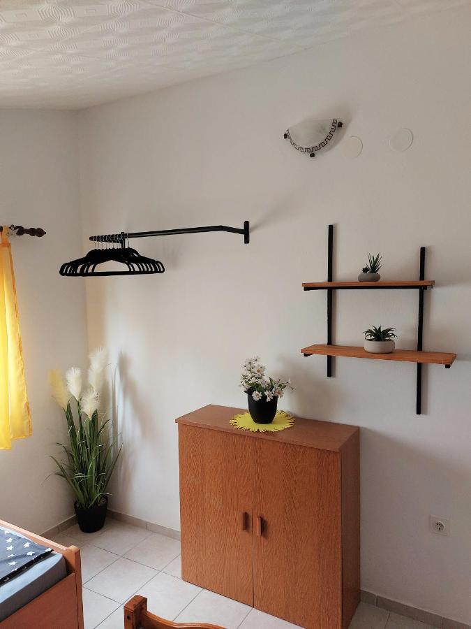 Apartments Maltasic Vir Eksteriør bilde