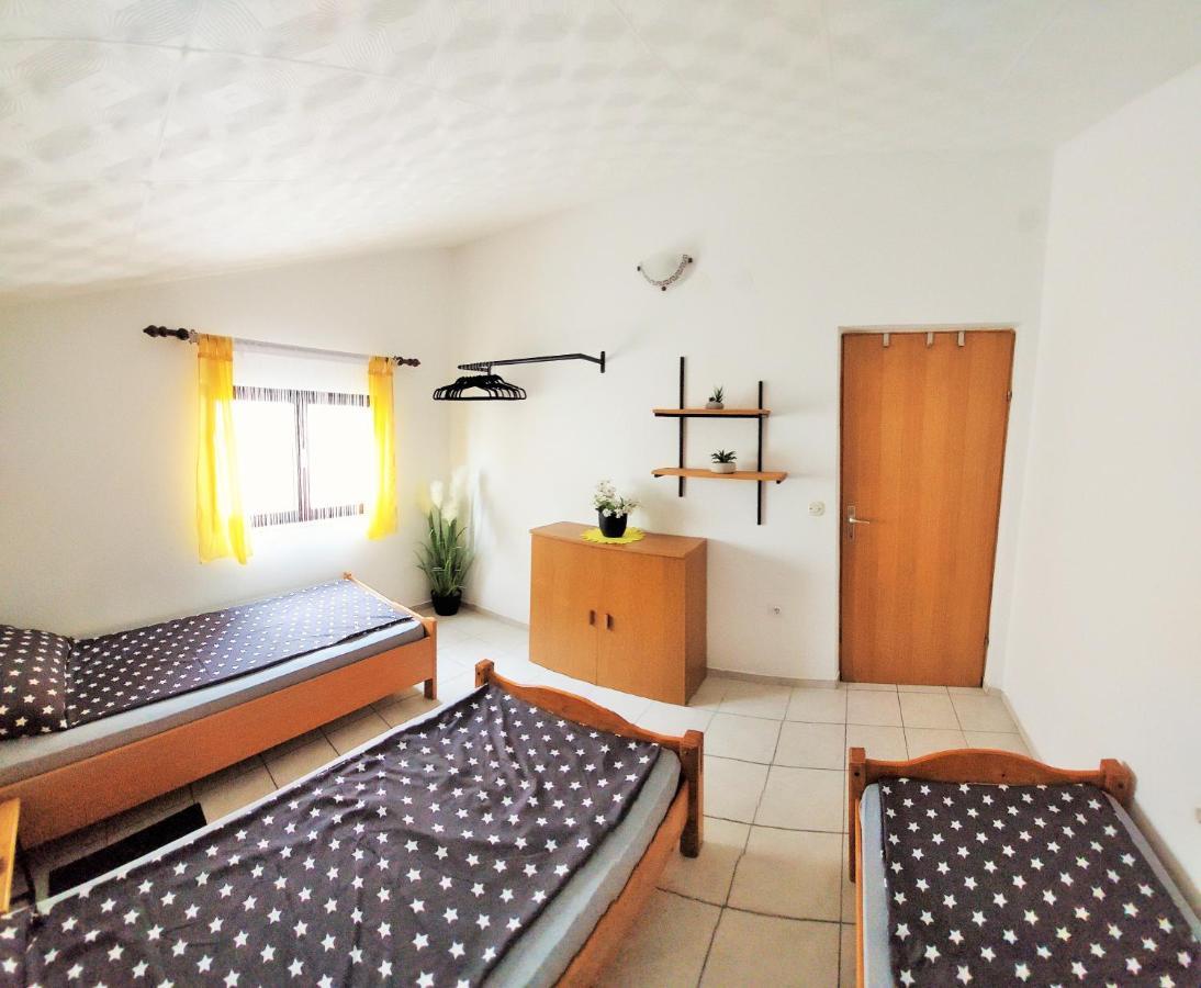 Apartments Maltasic Vir Eksteriør bilde