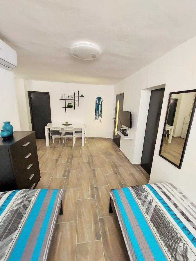 Apartments Maltasic Vir Eksteriør bilde