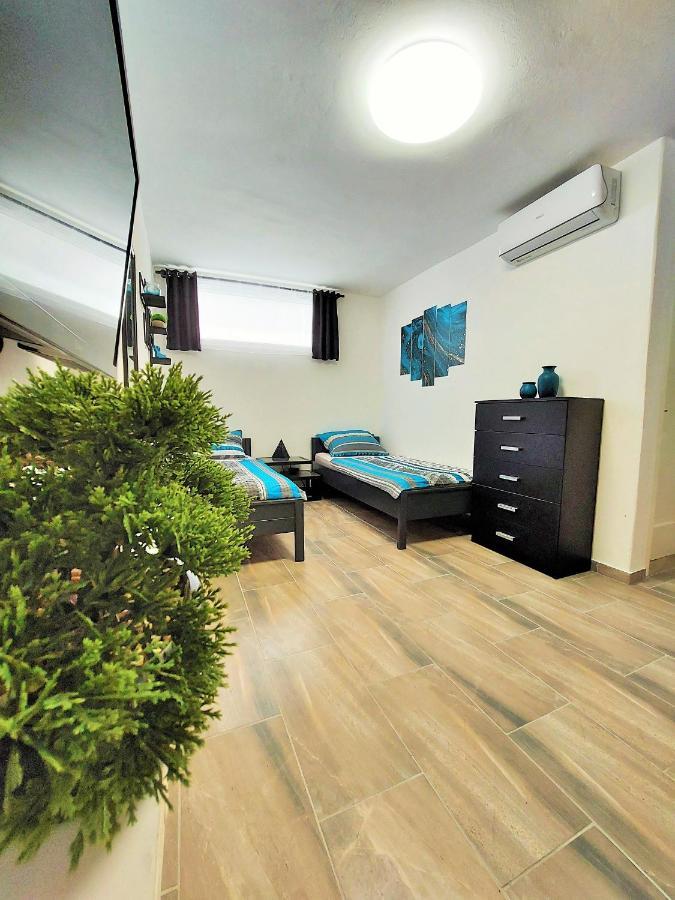 Apartments Maltasic Vir Eksteriør bilde