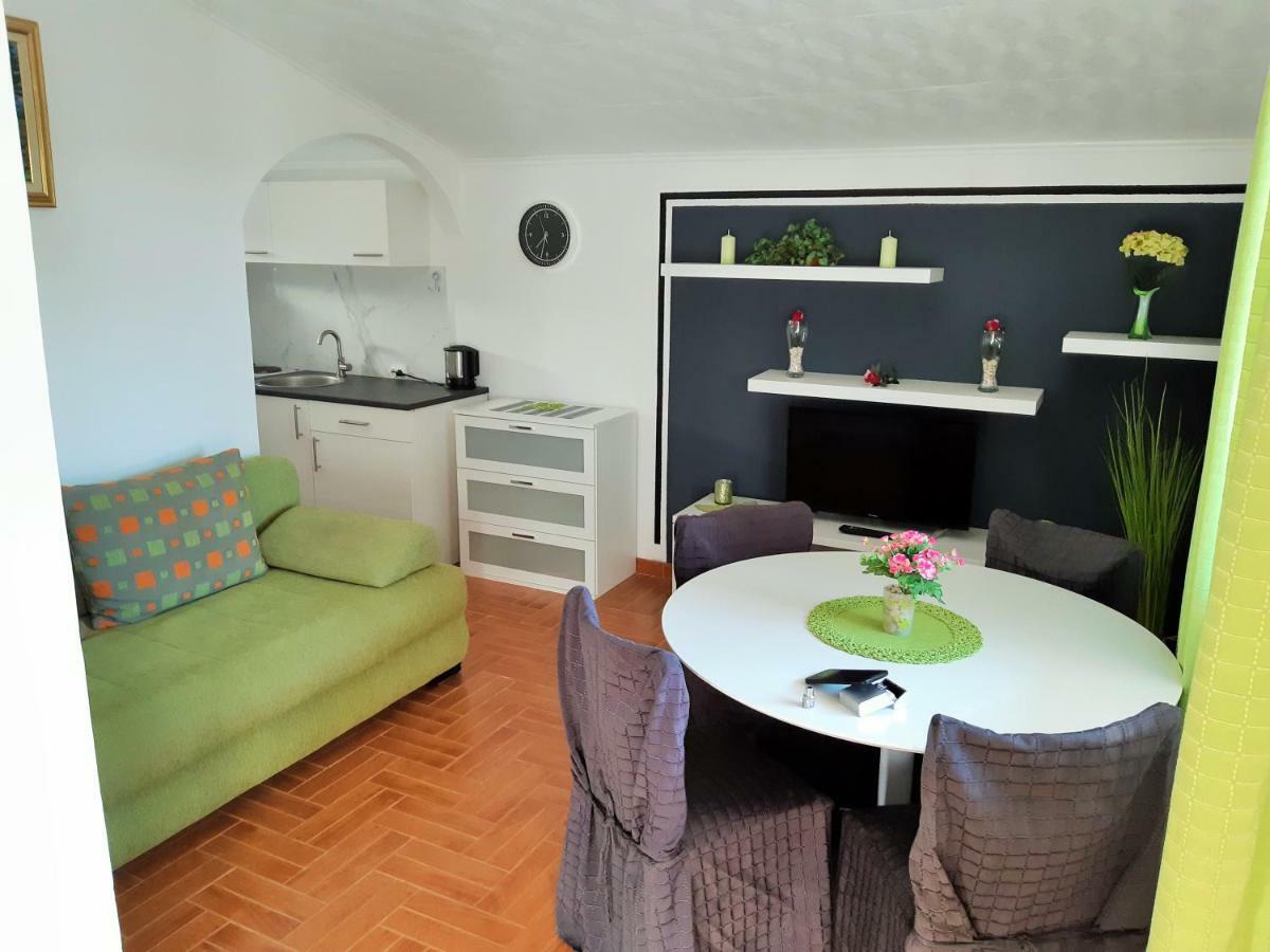 Apartments Maltasic Vir Eksteriør bilde